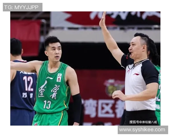 南京足球队以83分稳居冠军赛积分榜首位追赶者紧随其后